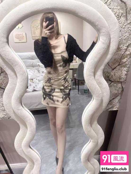 肤白水多长腿骚妇